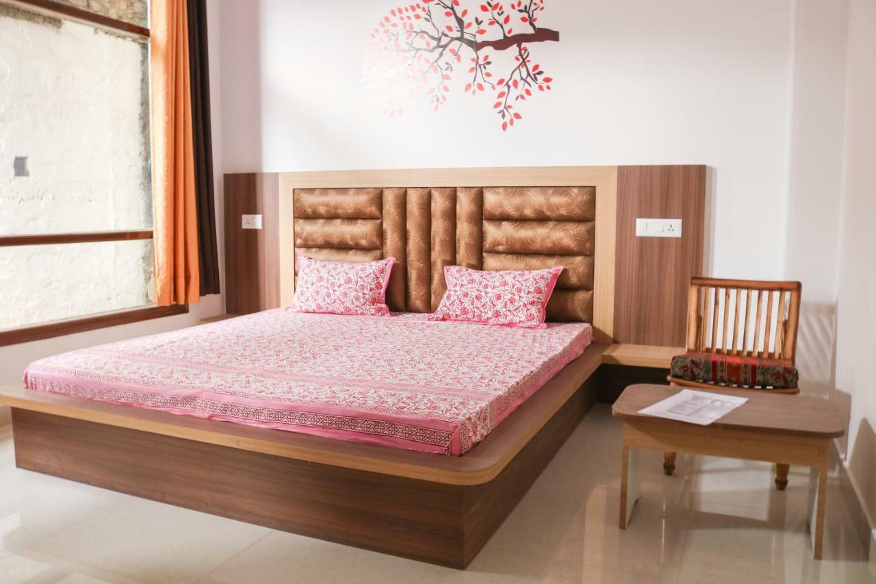 שימלה Sai Alok Homestay מראה חיצוני תמונה